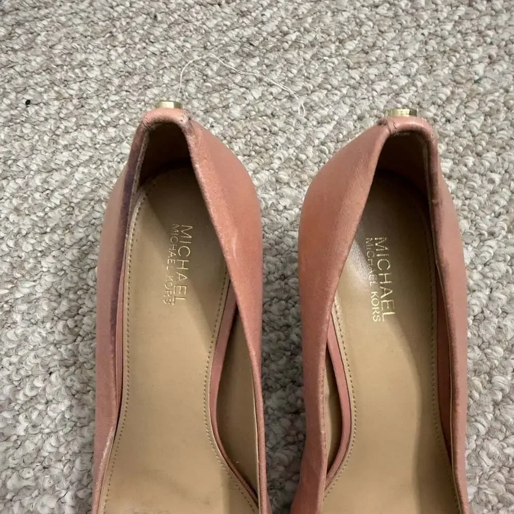 Michael kors  Women's pointed toe heels size 7 pink